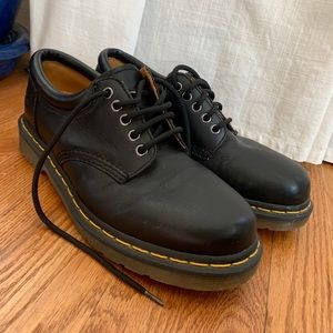 Dr Martens oxfords size 9